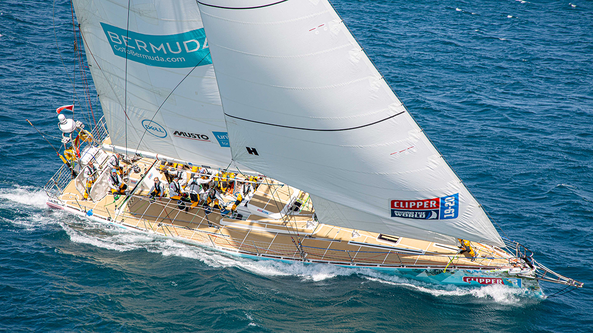 Clipper Race GoToBermuda completes the inshore course in the fickle winds under Table Mountain